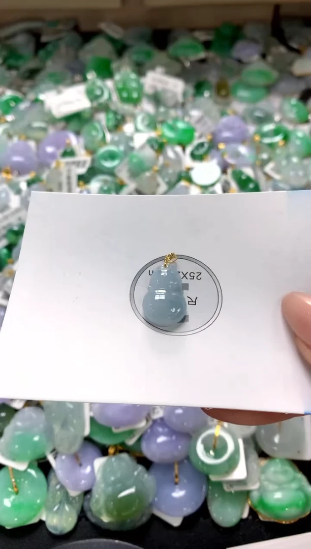 颈饰18K金镶嵌翡翠1111111111111111