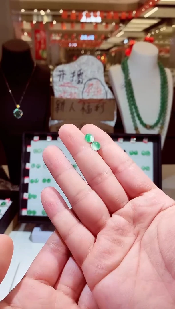银S925镶嵌石英质玉（非洲翠）耳钉花*汐耳钉