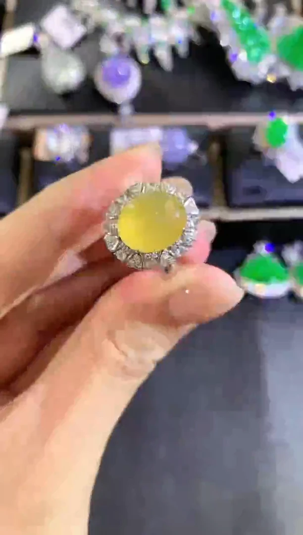 翡翠戒指18K金镶嵌a198