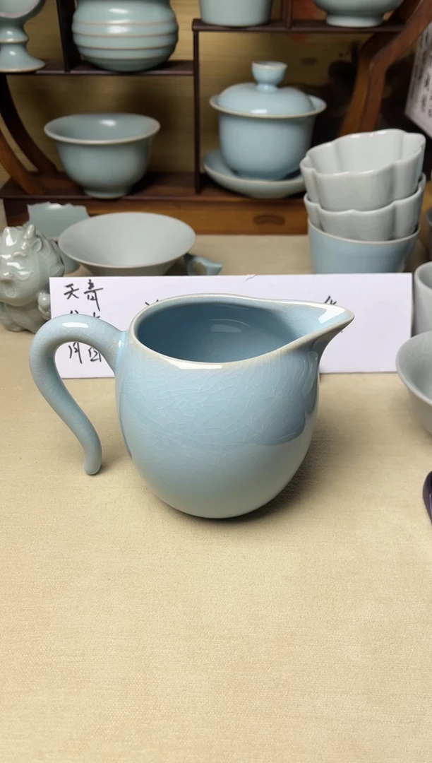 特价福利款-微瑕天青釉美人公道