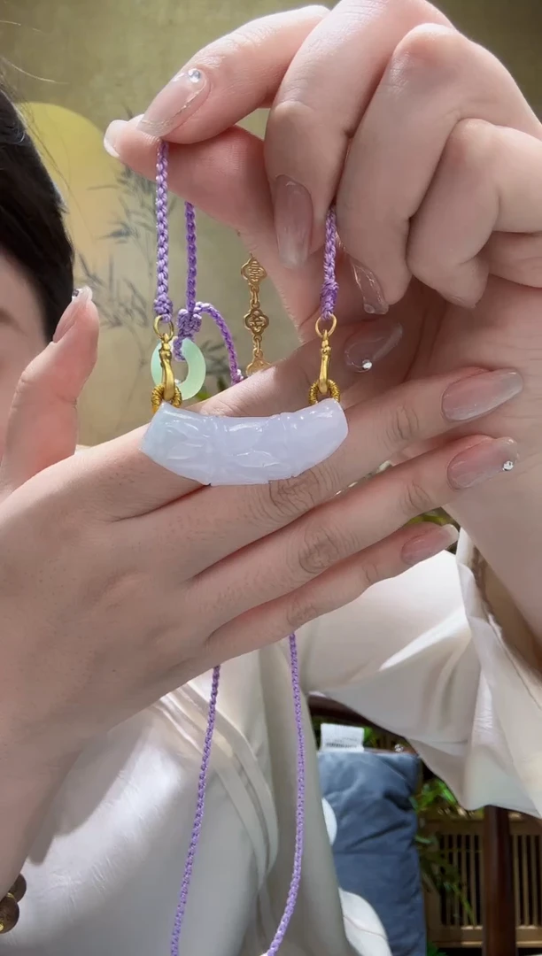 翡翠未镶嵌颈饰吊坠