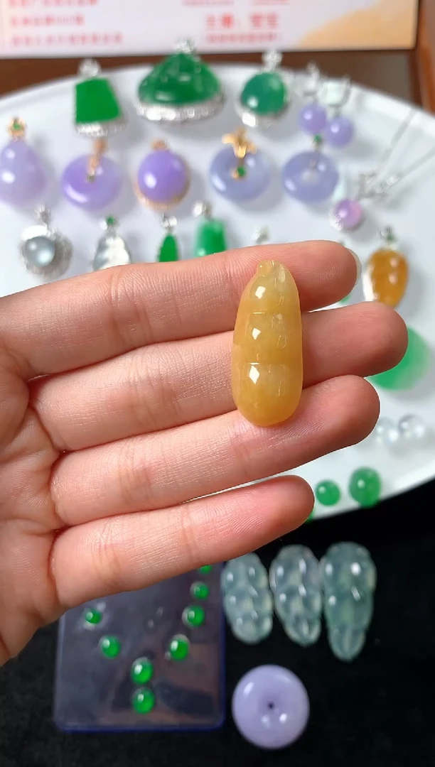 未镶嵌定制翡翠裸石（定制镶嵌）