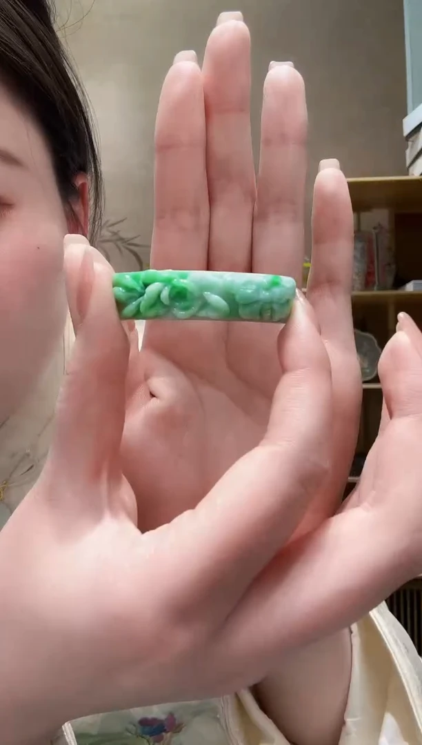 【闪购商品】翡翠颈饰未镶嵌手牌