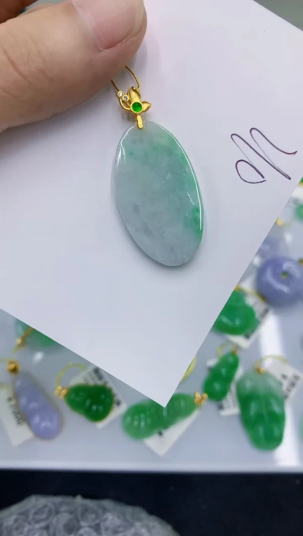 翡翠未镶嵌颈饰翡翠