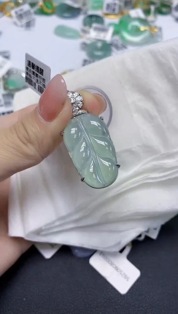 颈饰未镶嵌翡翠天然缅甸翡翠A货多样性发一件