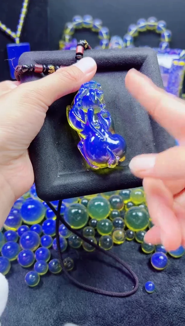 多米尼加净水蓝貔貅吊坠