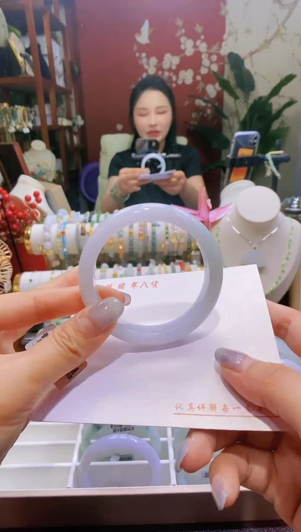 翡翠手镯未镶嵌46/55.6/11.8*8.1