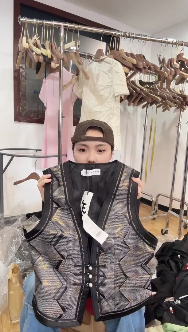 马甲   M 105斤以里