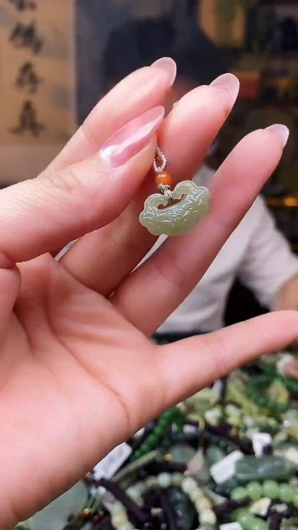 颈饰未镶嵌和田玉多样性发货，拍一发一