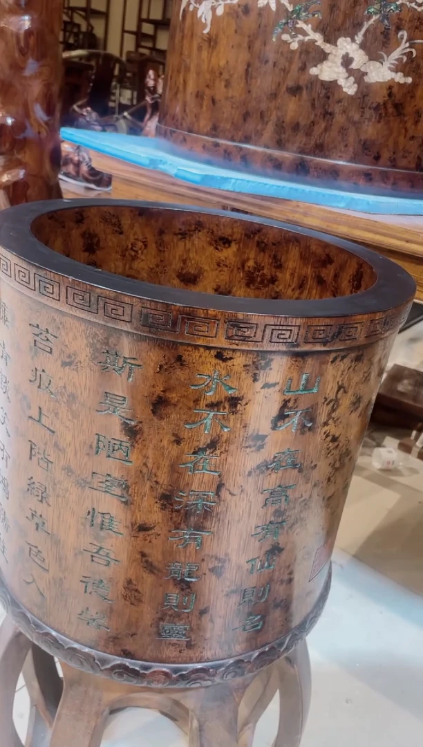 木新*珍藏老货..黄花梨笔筒