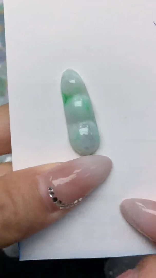 【闪购商品】翡翠颈饰未镶嵌天然翡翠A货