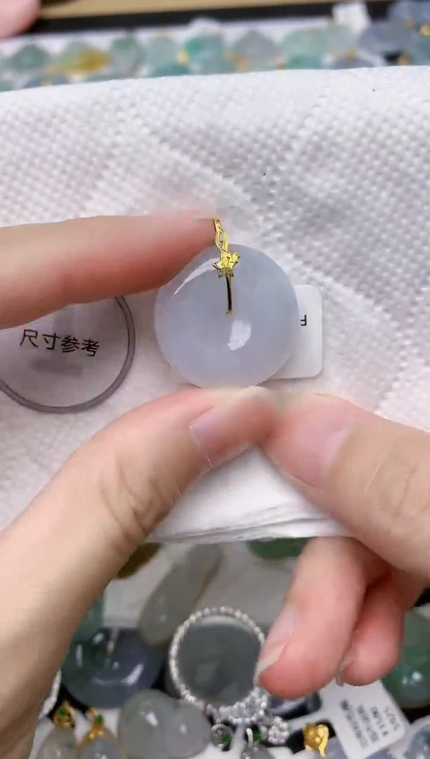 翡翠18K金镶嵌颈饰天然A货翡翠