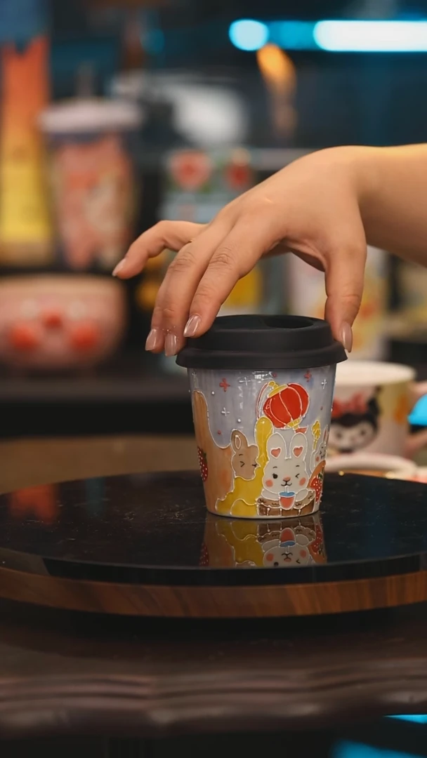 【闪购商品】摆件景德镇设计师釉下彩绘陶瓷