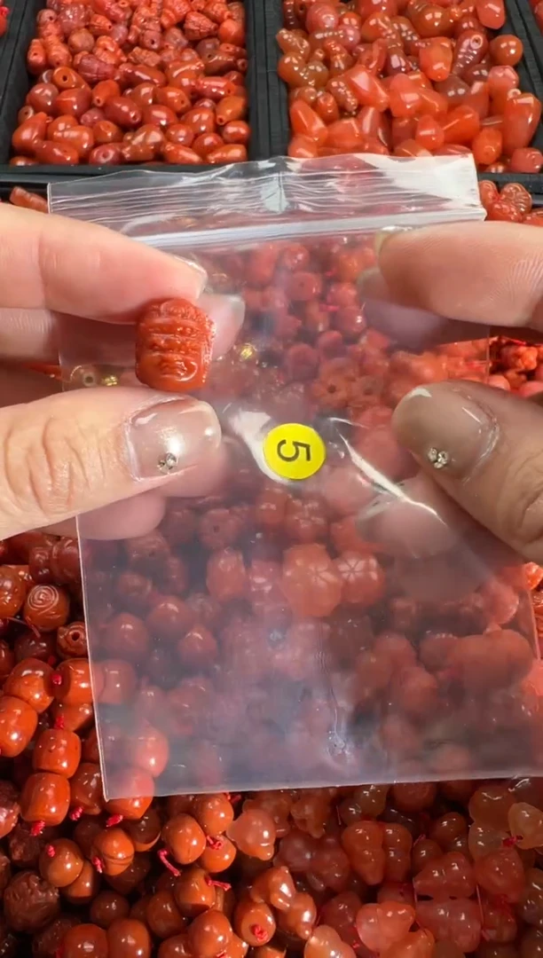 【闪购商品】南红玛瑙颈饰未镶嵌1