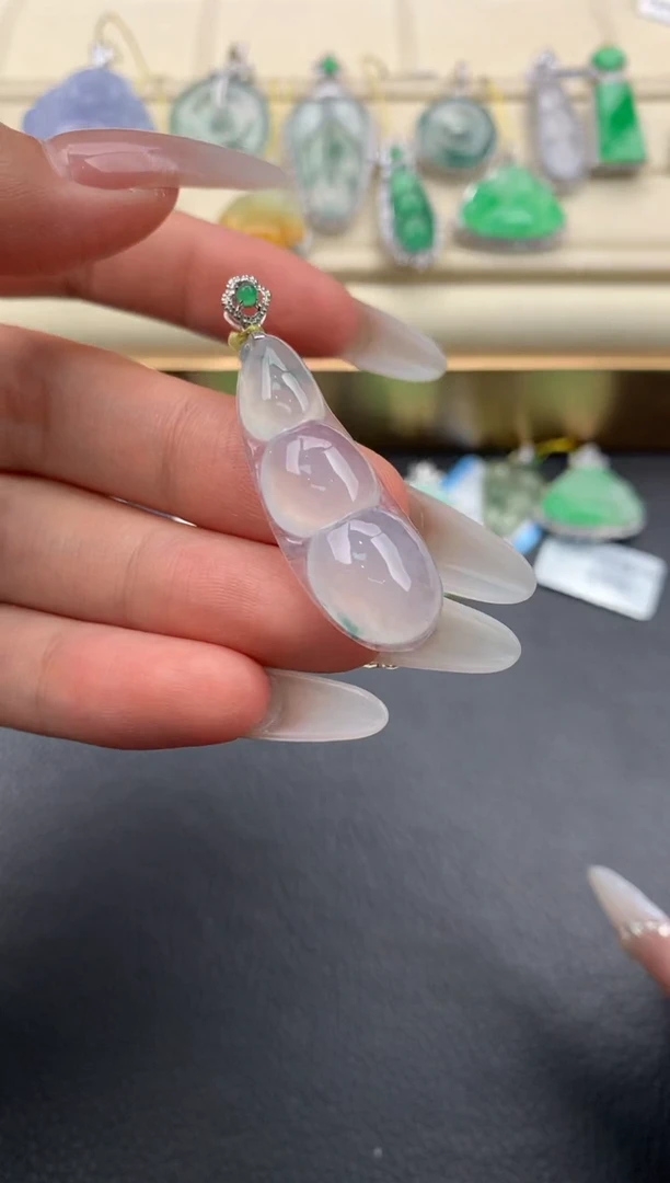 翡翠18K金镶嵌颈饰A763