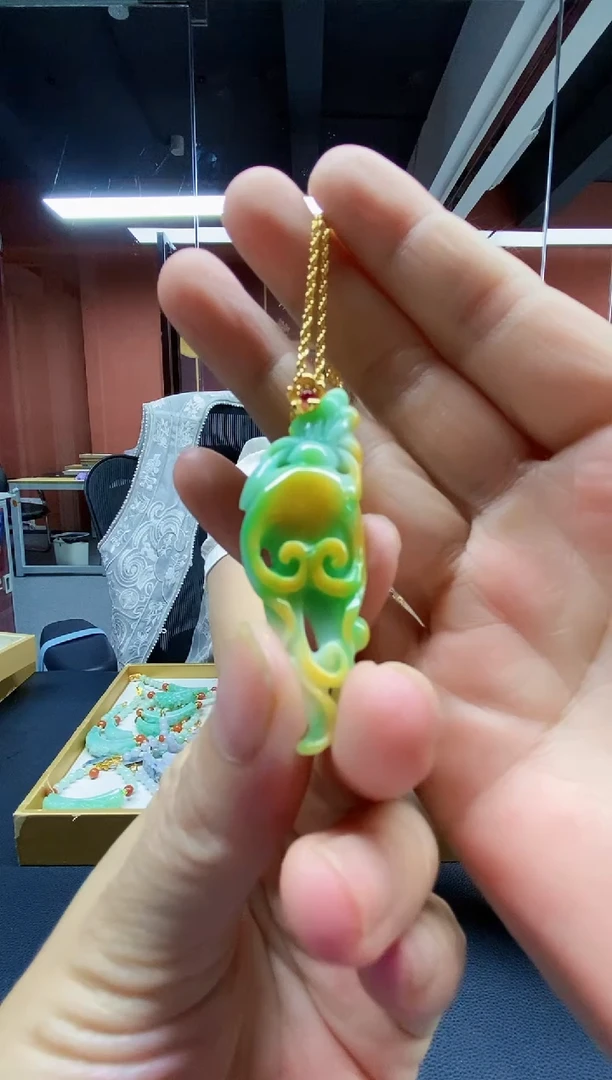 颈饰未镶嵌翡翠吊坠