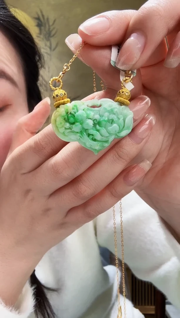 颈饰未镶嵌翡翠吊坠