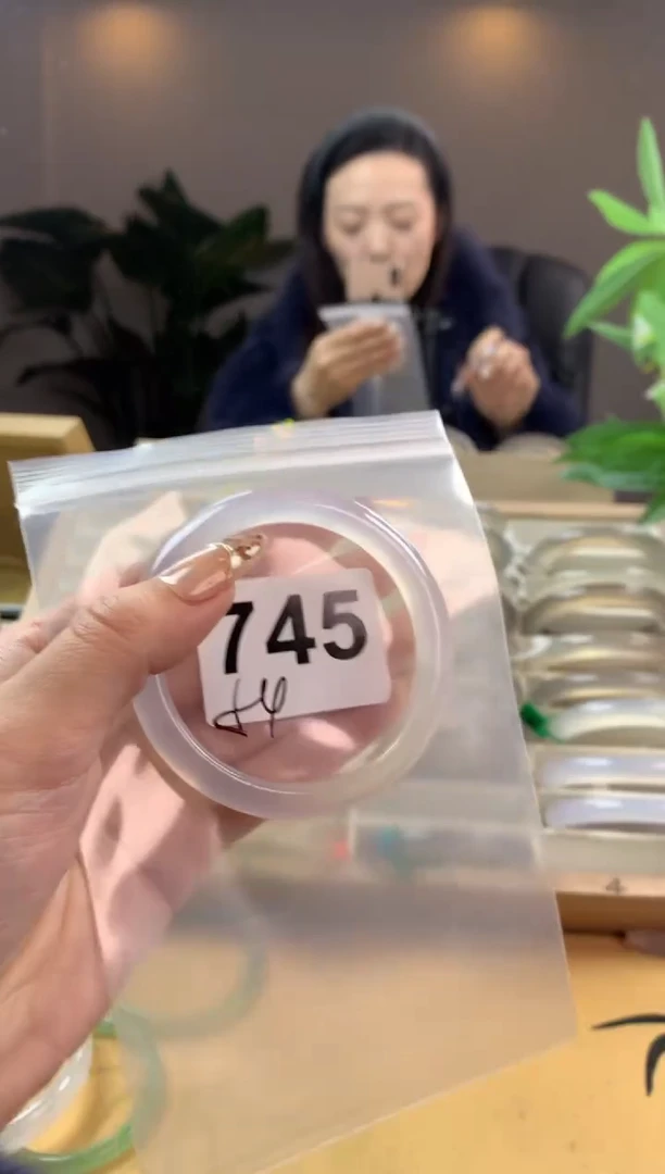 【闪购商品】玛瑙/玉髓手镯未镶嵌745