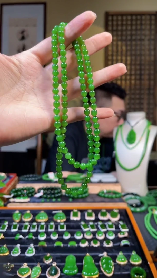 颈饰未镶嵌和田玉（碧玉）±6mm阳绿项链108项链多样性发一