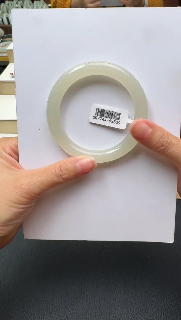 未镶嵌手镯和田玉59+ 蜂蜜水