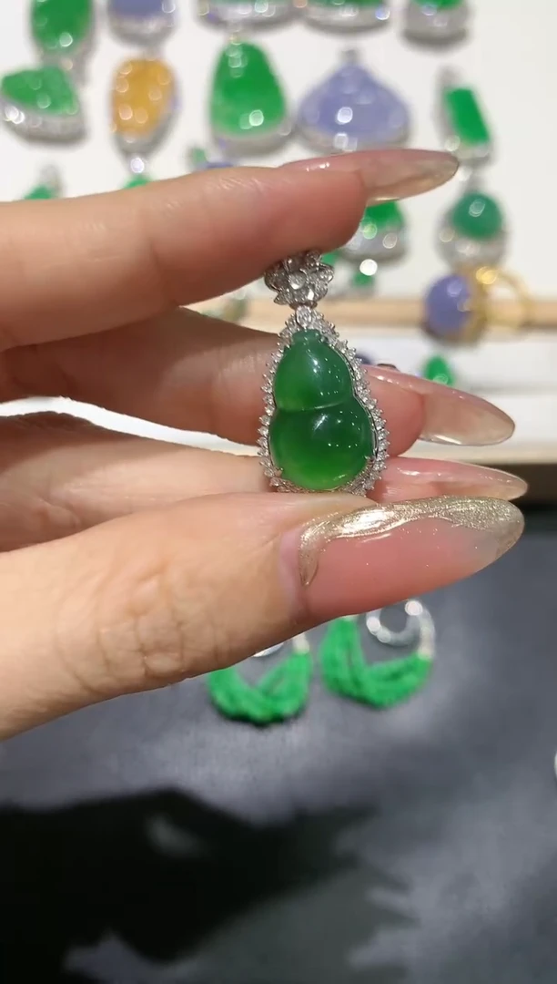【闪购商品】翡翠吊坠(不含链)18K金镶嵌团购4