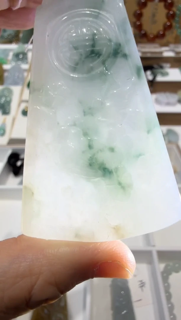 翡翠挂件未镶嵌A货翡翠多样性孤品