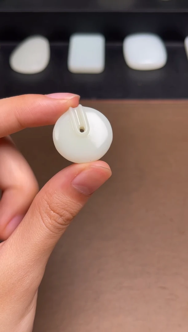 和田玉未镶嵌颈饰4