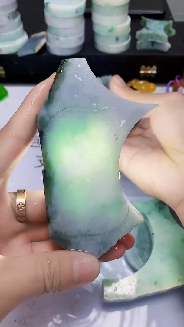翡翠裸石缅甸天然翡翠A货Y833