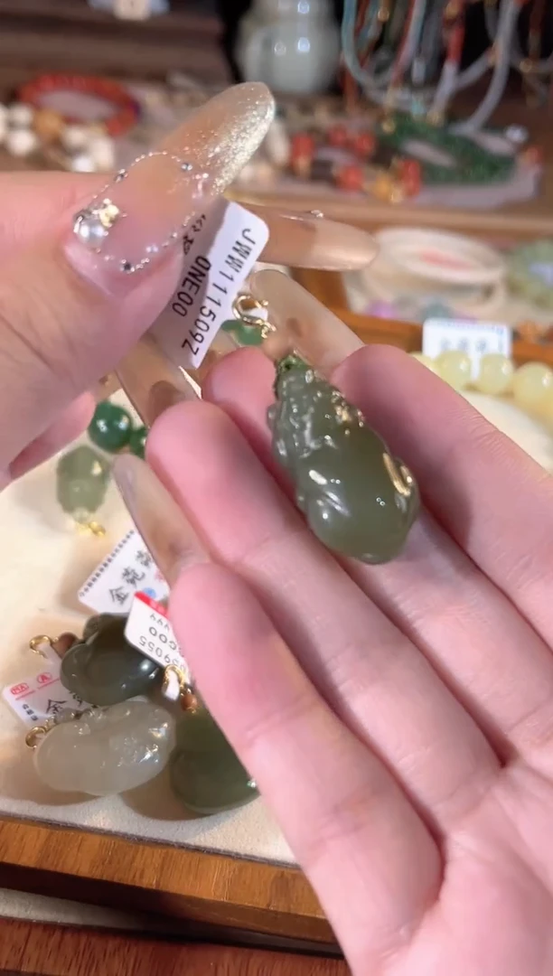 【闪购商品】和田玉吊坠(不含链)银S925镶嵌多样性发货其一