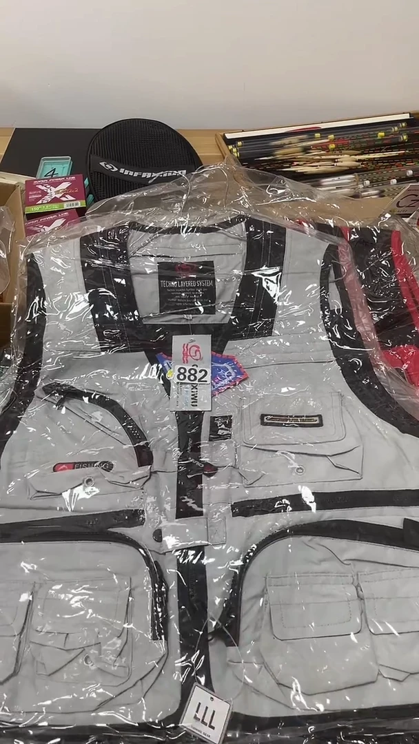 用****6882马甲 一件
