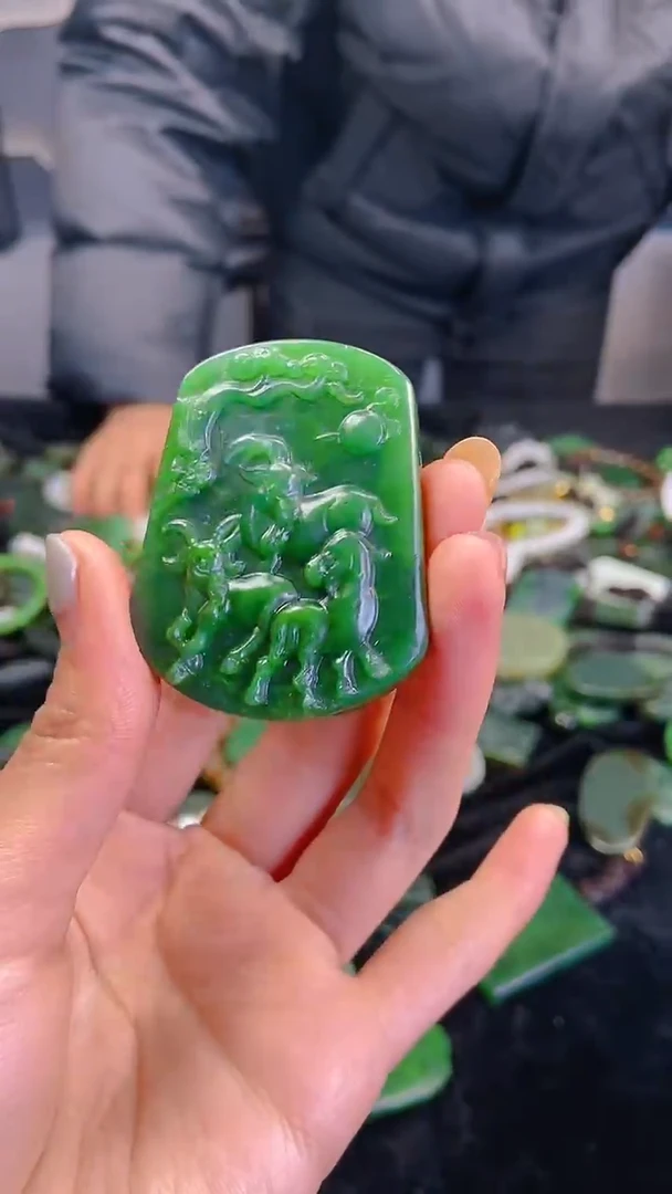 颈饰未镶嵌和田玉1