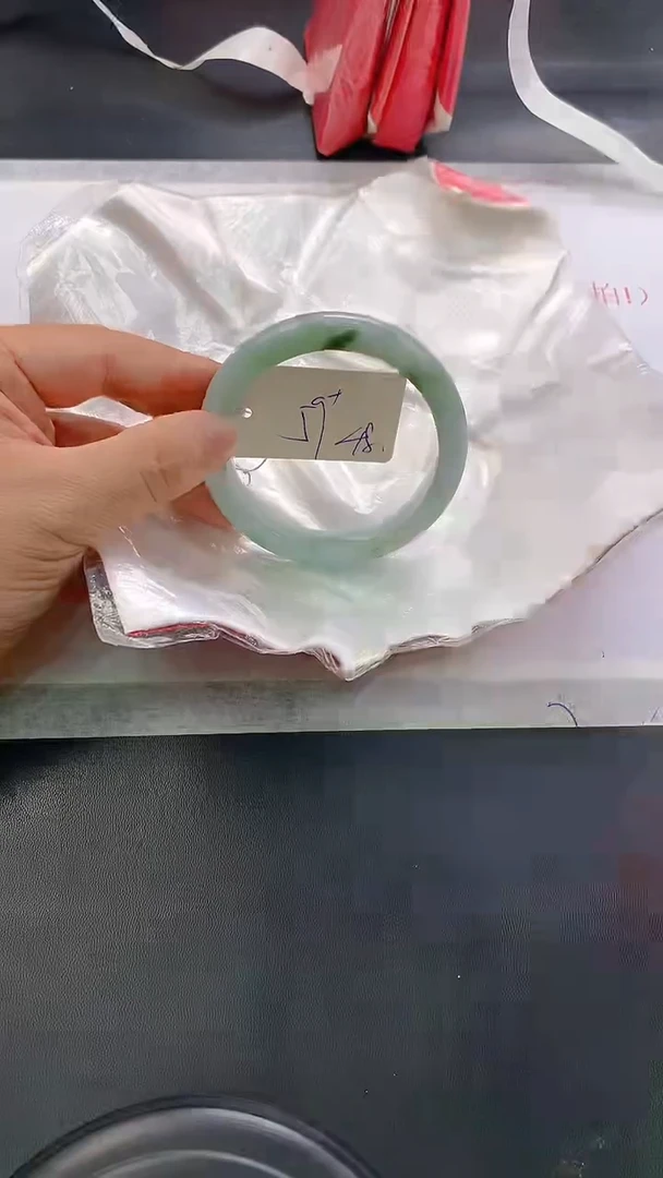 未镶嵌手镯翡翠48