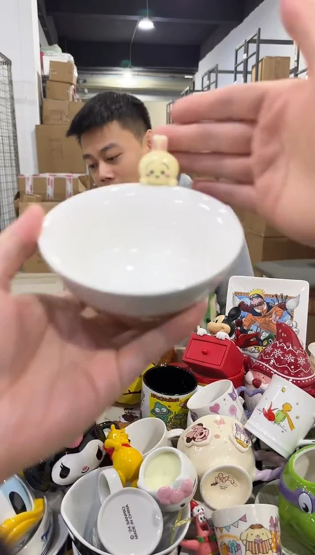 瓷片乌萨奇公仔碗