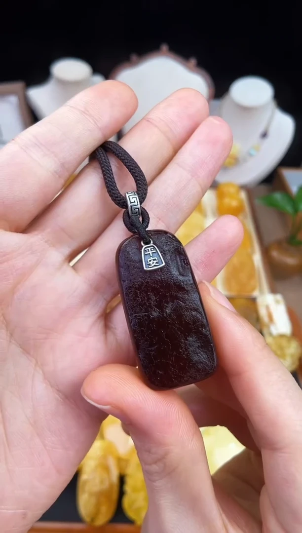 琥珀未镶嵌珠宝奇石柒月