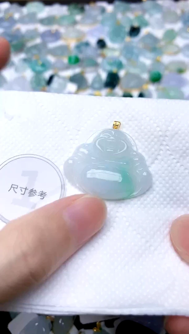 颈饰18K金镶嵌翡翠天然A货翡翠