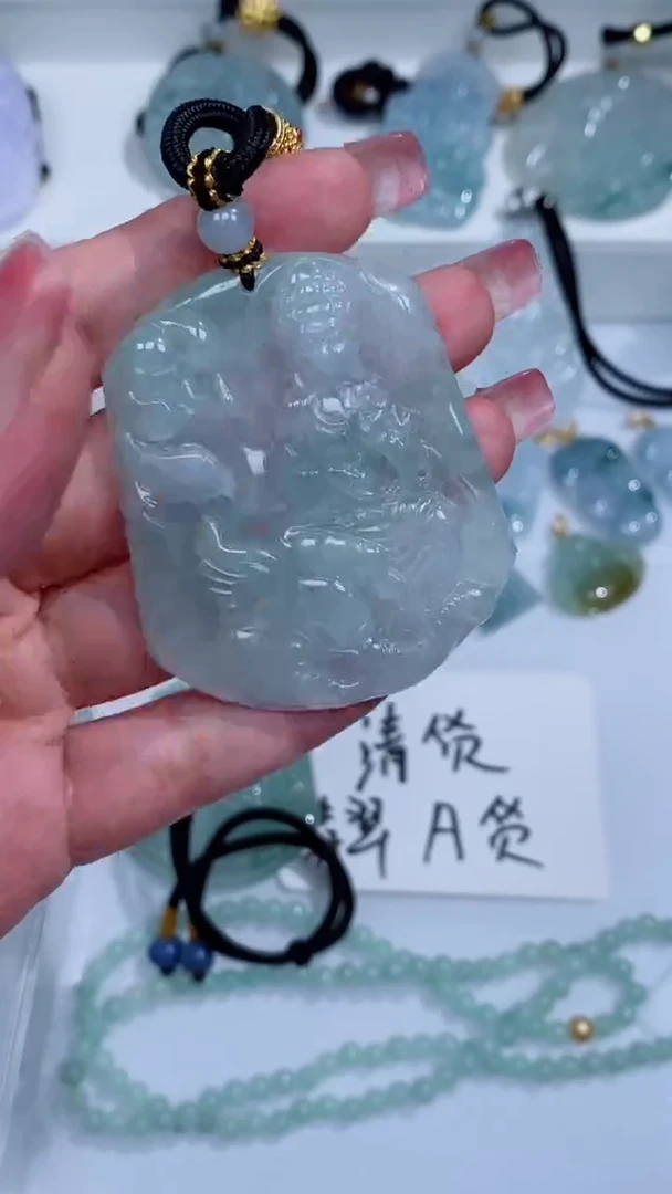 翡翠未镶嵌颈饰吊坠