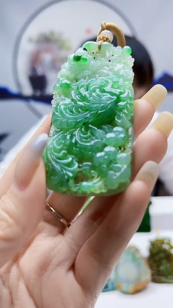 未镶嵌定制翡翠毛货挂件84