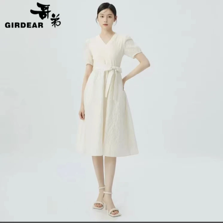 GIRDEAR/哥弟哥弟新款精致纯色复古小泡袖连衣裙 1500467