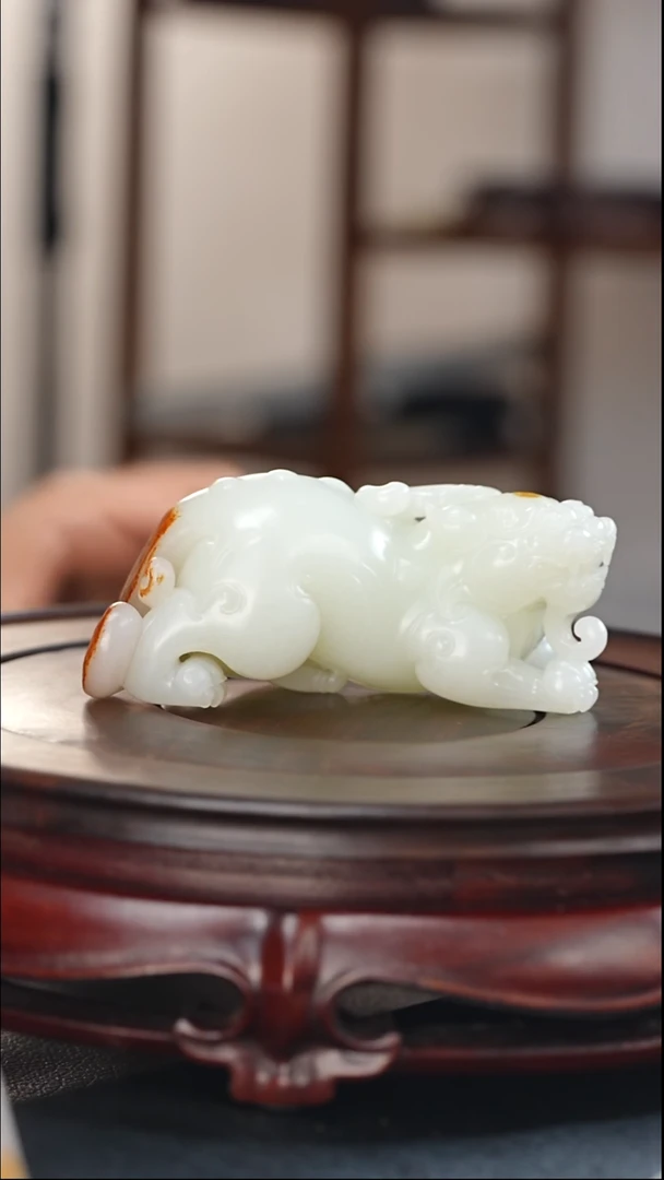 未镶嵌和田玉挂件明***生和田玉