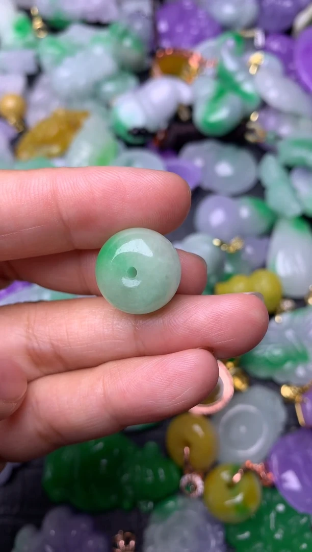 颈饰未镶嵌翡翠缅甸翡翠吊坠