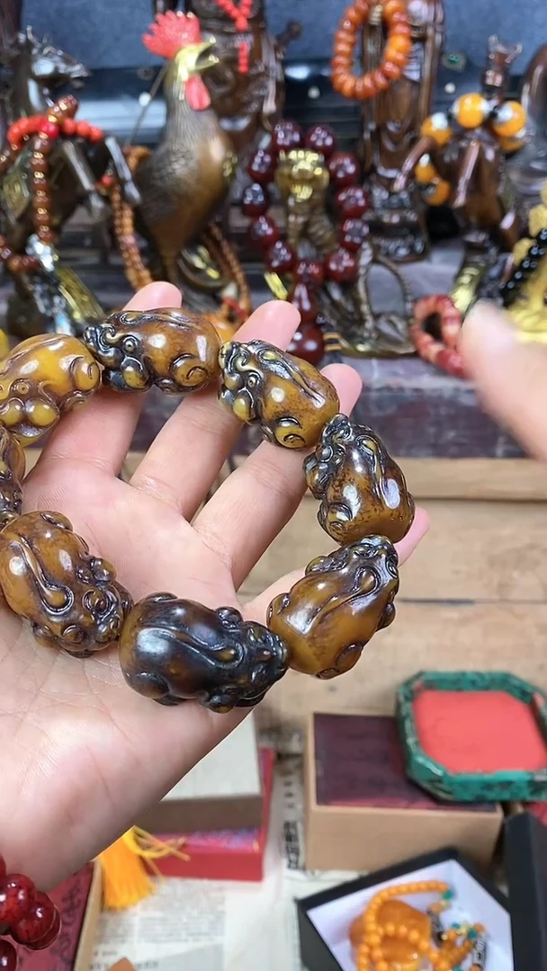 【闪购商品】蜜蜡颈饰未镶嵌猪妹精品专属链接