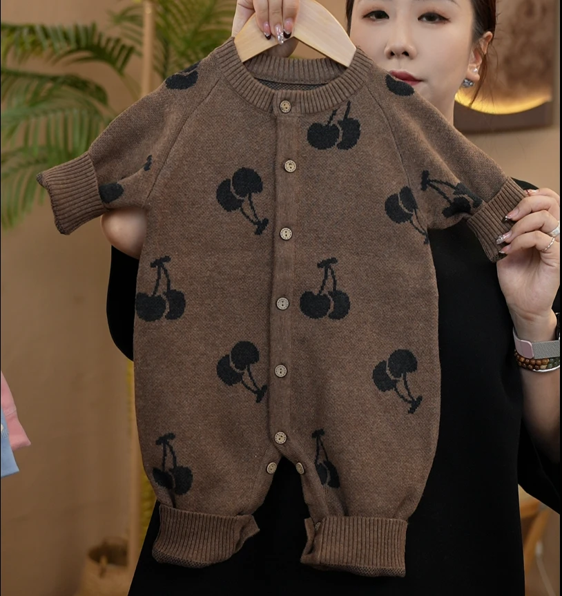 通用秋冬拉链爬服针织A类运动风洋气幼儿哈衣开衫