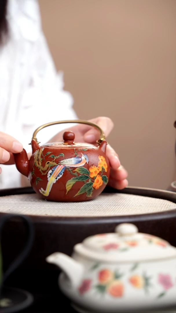 茶壶紫砂朱泥一粒珠提梁泥绘枇杷+杯