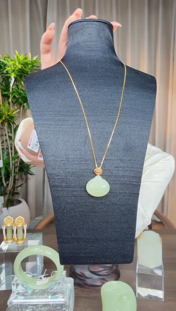 未镶嵌和田玉挂件闪购 黄玉金元宝多样发发一件