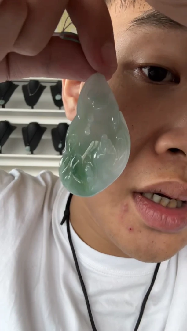 翡翠未镶嵌颈饰天然翡翠A货孤品一件