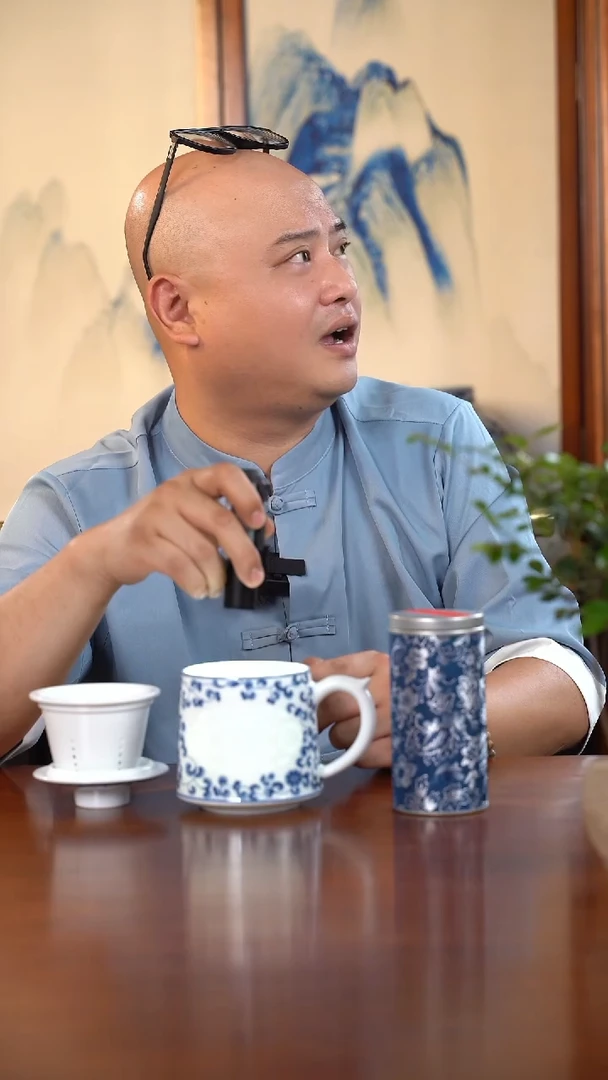摆件景德镇陶瓷青花玲珑办公杯
