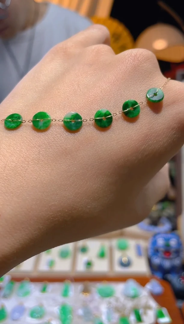 翡翠18K金镶嵌颈饰假一赔三