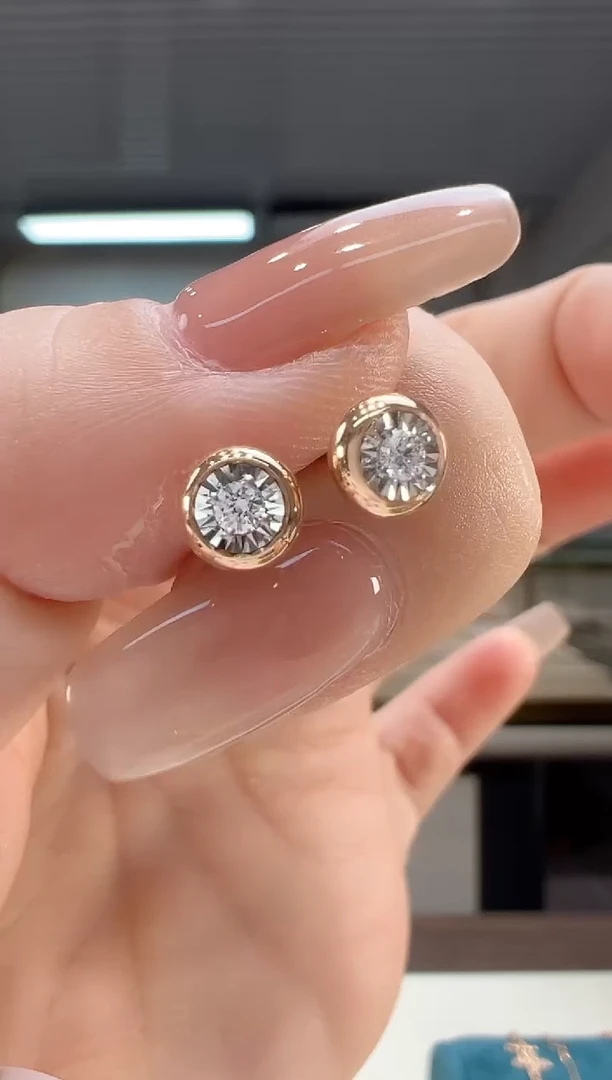 【闪购商品】钻石耳钉18K金镶嵌钻石泡泡耳钉K红