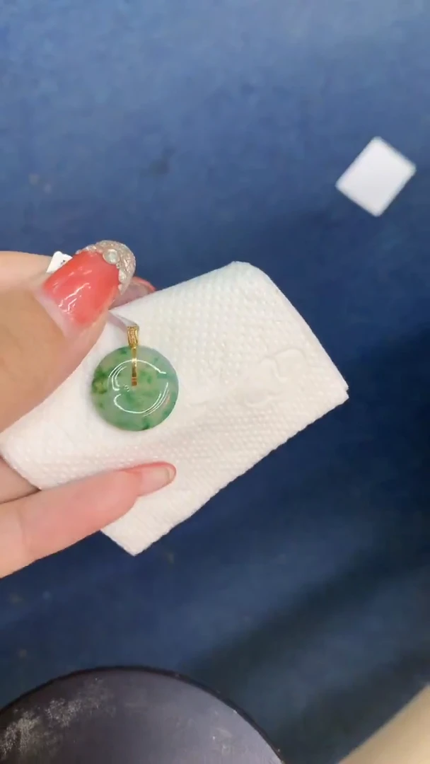 颈饰18K金镶嵌翡翠1