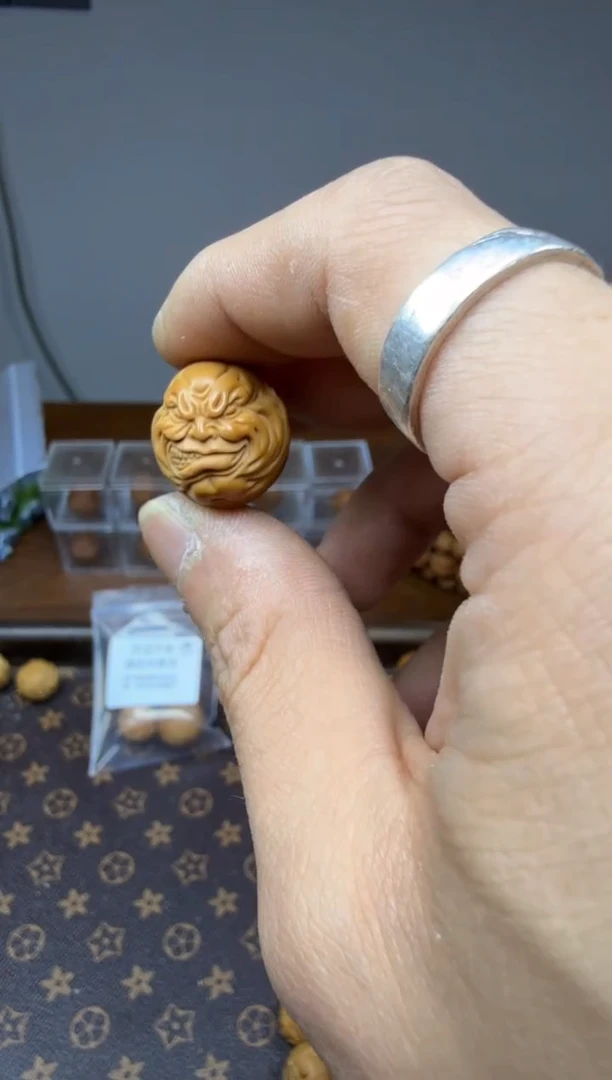 【闪购商品】猴头核桃吊坠亨也 精修 素 不是福利